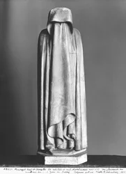 Enlutado de Véu, escondendo o rosto por trás das mãos cobertas, do túmulo de Duc Jean de Berry (1340-1416) antes de 1438 (mármore)